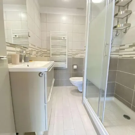 2 Pieces 59m2 Face A La Apartment *